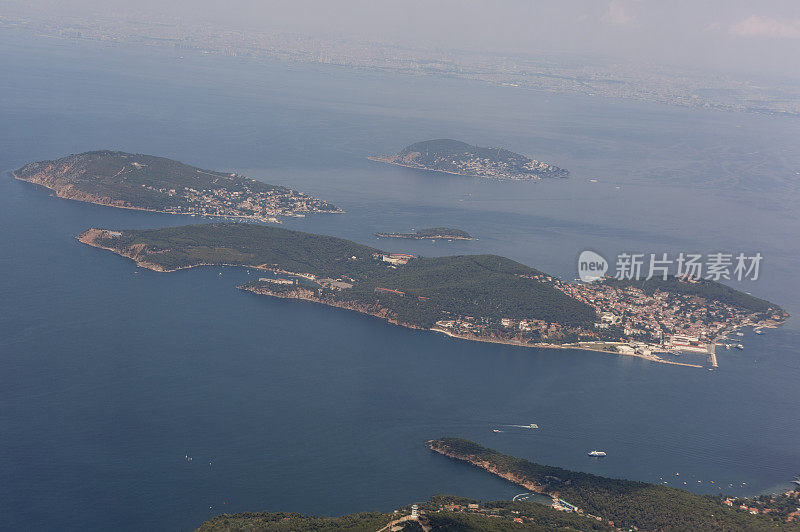 土耳其伊斯坦布尔马尔马拉海王子群岛buyukada heybeliada海岸的鸟瞰图